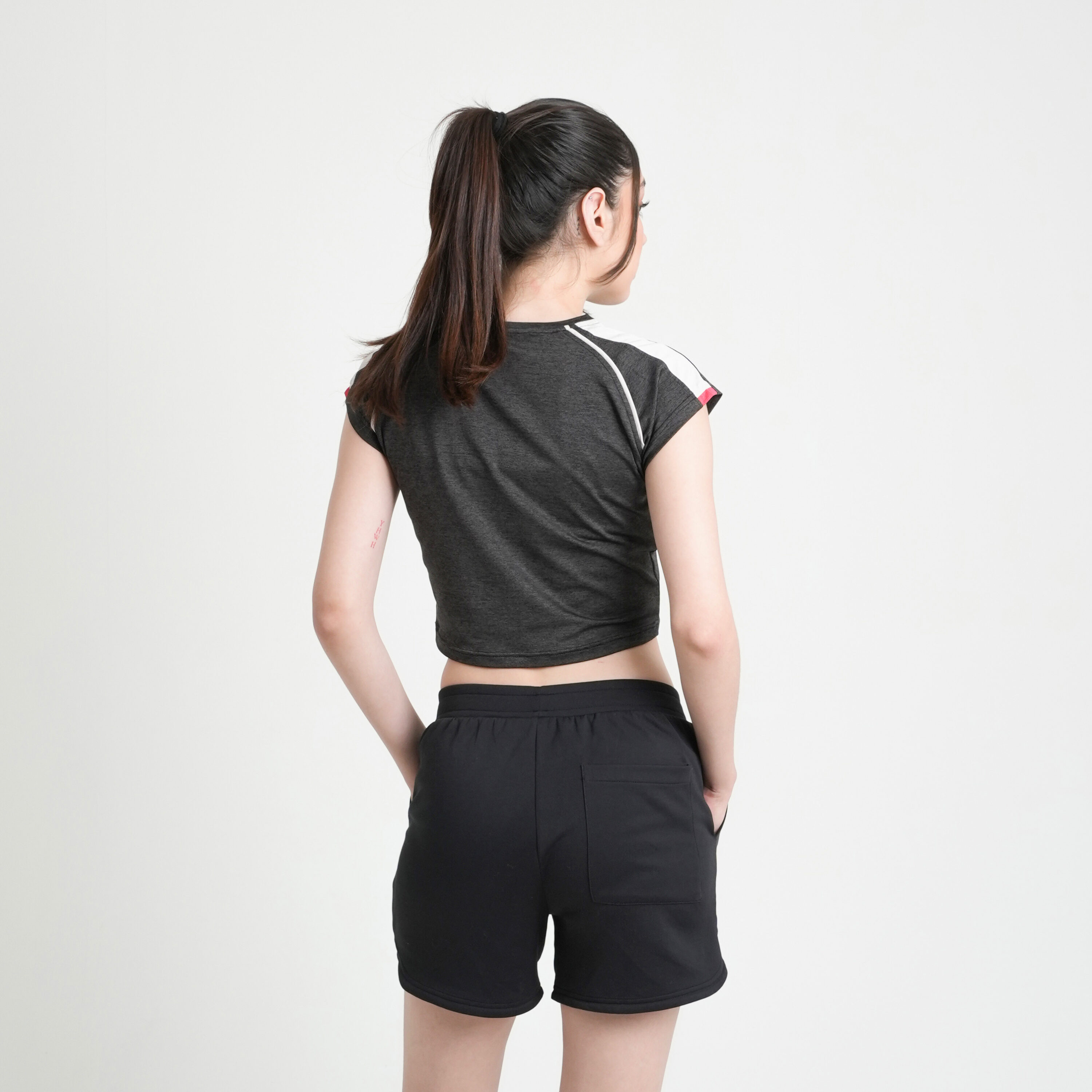DSC05879S Inturnic Performance Crop T-Shirt