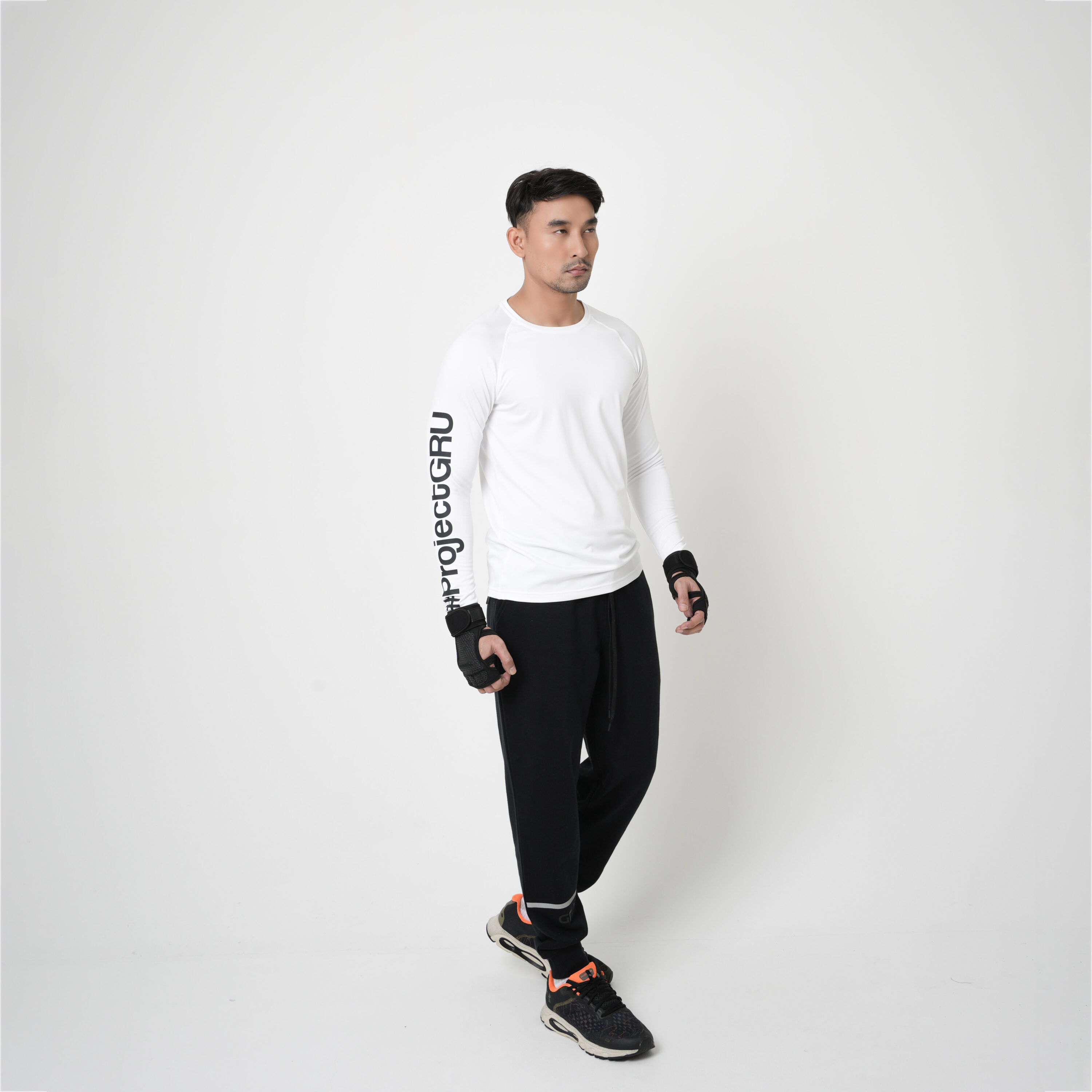 DSC03932 Move Raglan Performance Tee