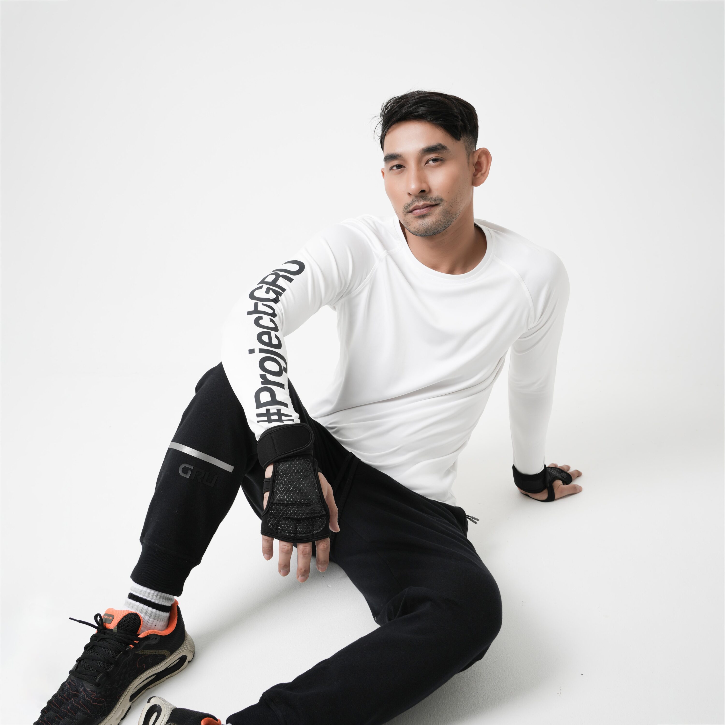 DSC03983 Move Raglan Performance Tee