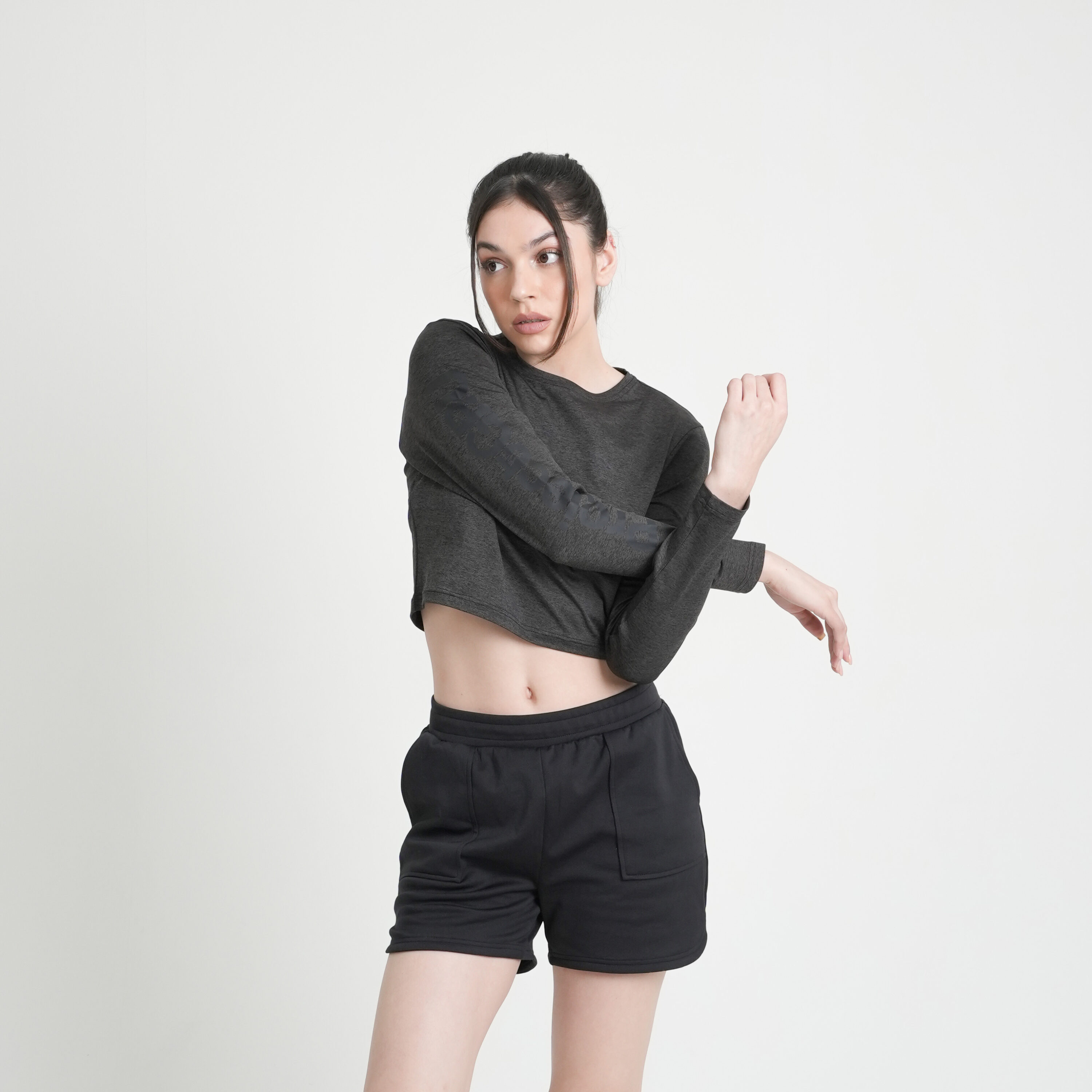 DSC06170 Move Crop Performance Tee