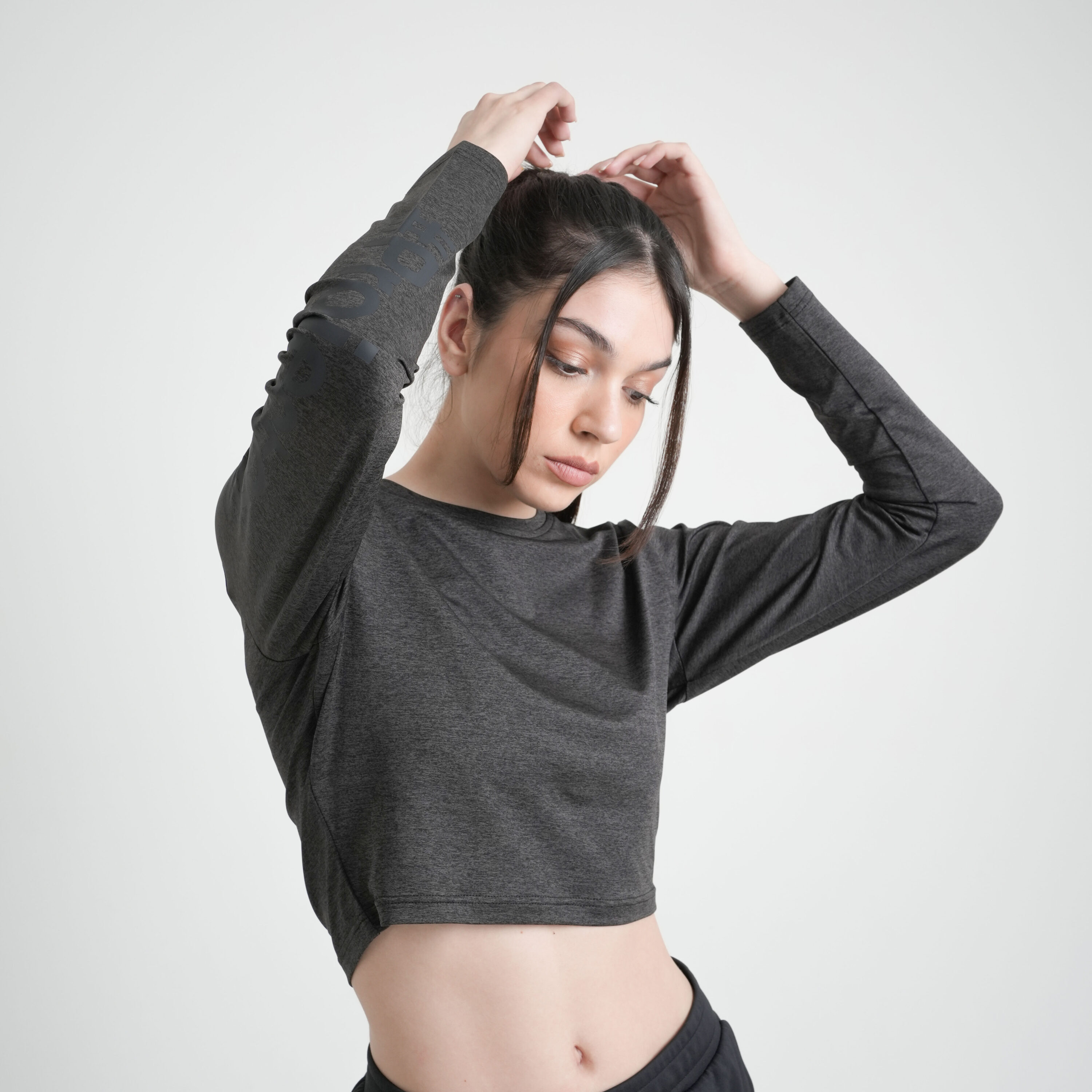 DSC06211 Move Crop Performance Tee